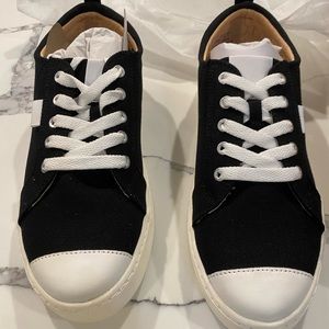 Journey mesh tennis shoes. Never worn. Still in box